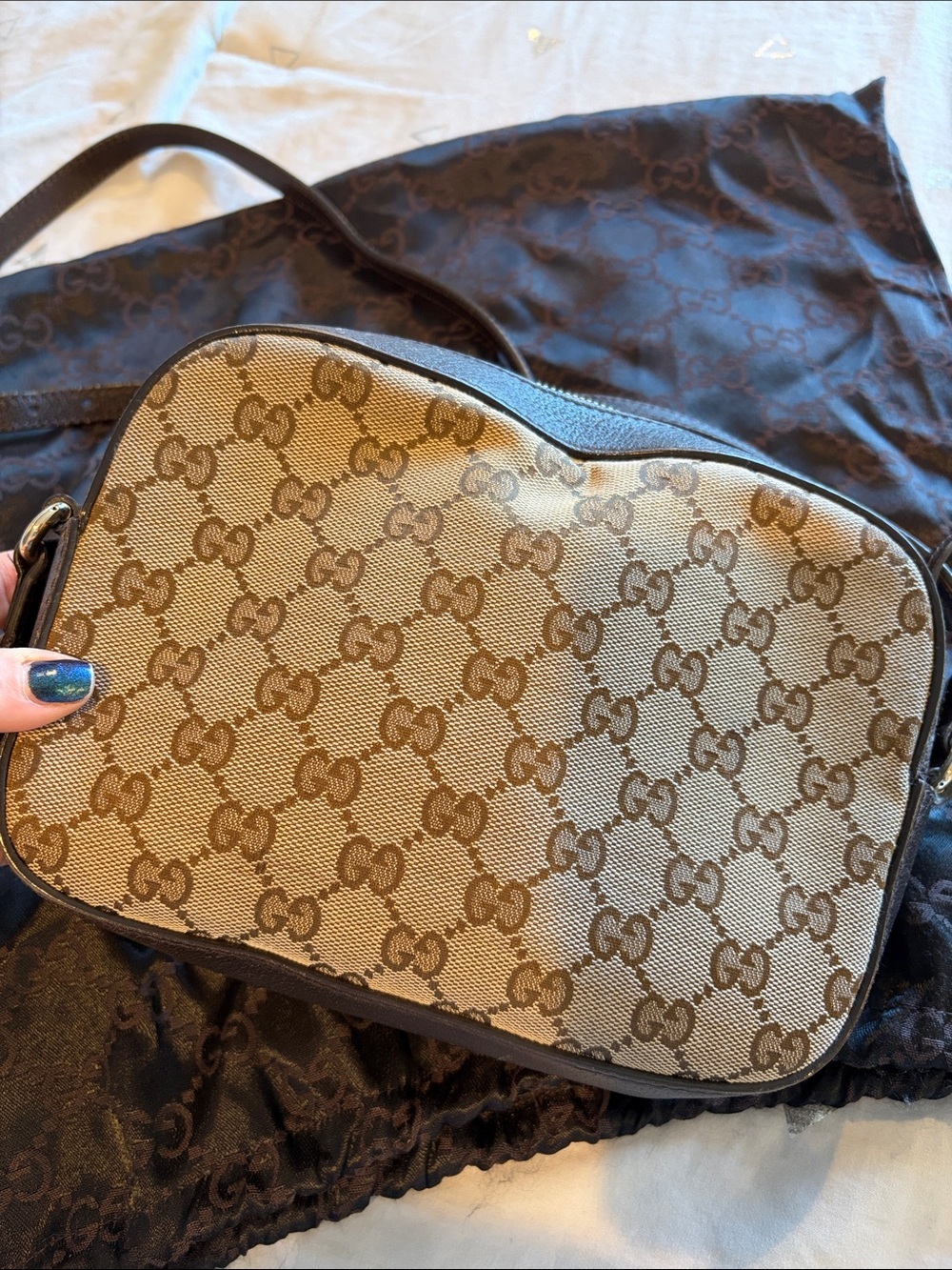 Gucci Beige GG Canvas Crossbody with Red & Green sherry line & Gold Bee - Picture 10 of 16